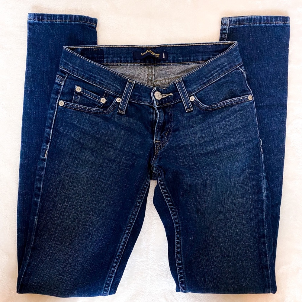 Levi’s 524 dark wash skinny jeans